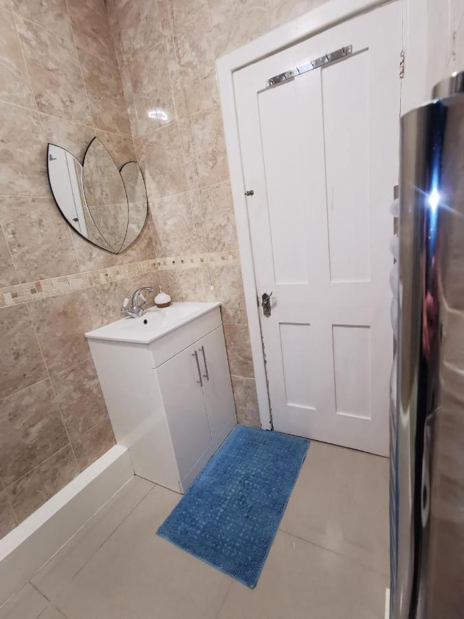 Neat Double Room Londen Buitenkant foto