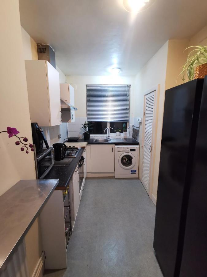 Neat Double Room Londen Buitenkant foto