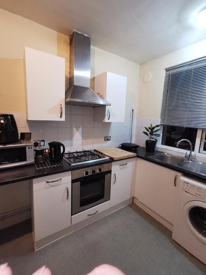 Neat Double Room Londen Buitenkant foto